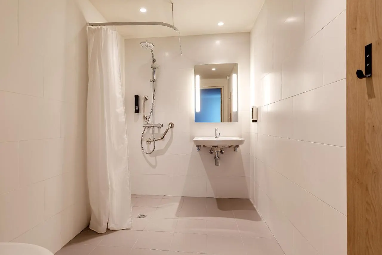 ***  B&B Hotel Lille Lillenium Eurasante France