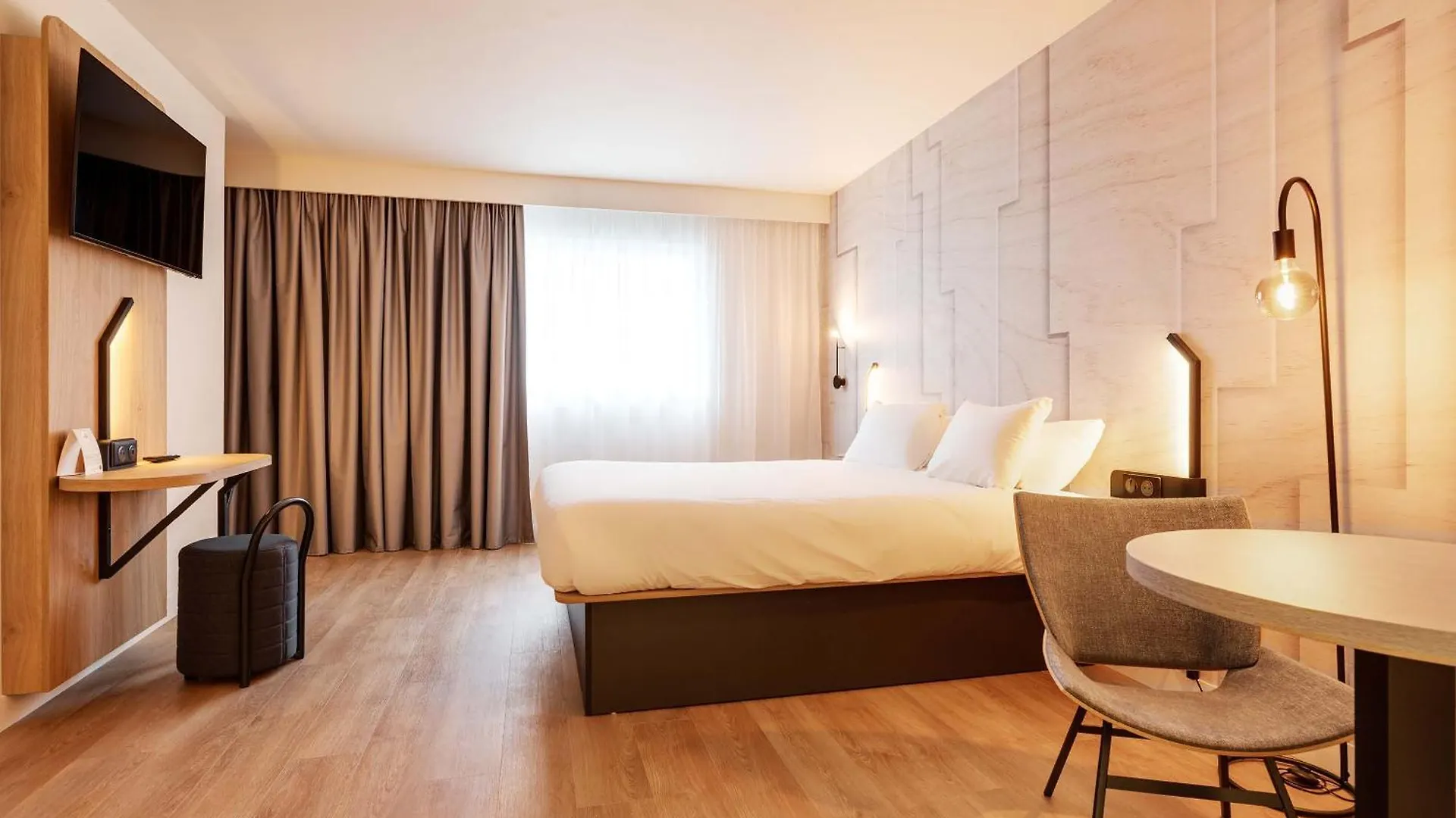 ***  B&B Hotel Lille Lillenium Eurasante France